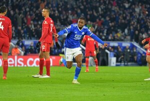 El Liverpool se complica en la lucha por el título al caer en Leicester