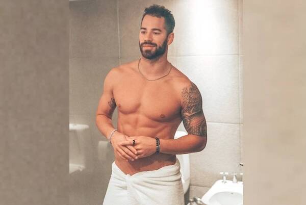 Crónica / Para ver fotos osadas de Renato Prono y su novia Alba ¡se pagaría!