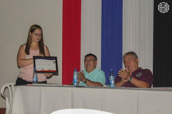 Reconocimiento durante la asamblea del 24 de Setiembre - Fútbol - ABC Color