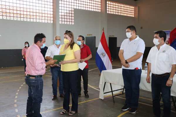 Gobierno otorgó 65 títulos de propiedad a beneficiarios de la reforma agraria de Amambay - .::Agencia IP::.