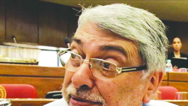 Lugo quiere recuperar sueldo de Presidente