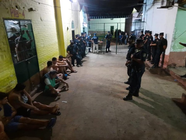SE ABORTA FUGA EN VILLARRICA DE PELIGROSOS INTERNOS - Itapúa Noticias