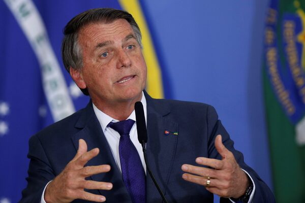 Bolsonaro rechaza que su hija de 11 años sea inmunizada contra el covid: "Mi hija no se vacunará, dejo eso muy claro"