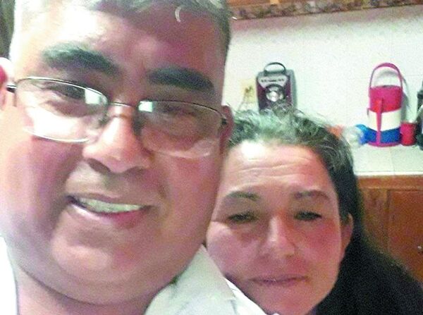 Sorprendió a su esposa y le regaló un aguinaldo