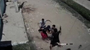 Reparten machetazos en barrio Santa Ana | Noticias Paraguay