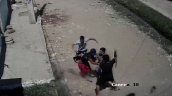 Reparten machetazos en barrio Santa Ana | Noticias Paraguay