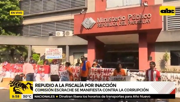 Manifestantes exigen que Fiscalía actúe en casos de corrupción