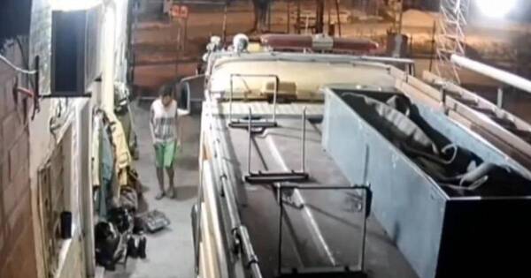 La Nación / Detuvieron a hombre que robó herramientas a bomberos