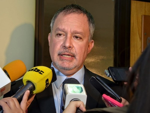 Silva Facetti: "Paraguay debe bajar costo de energía a industrias si busca competir en el mercado energético internacional"