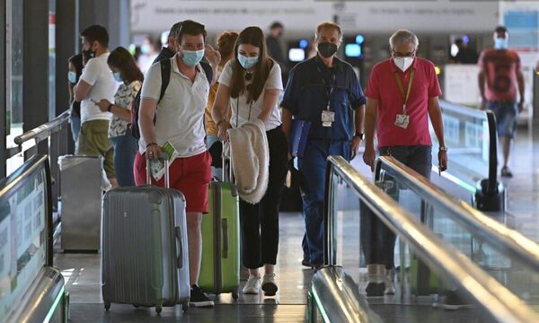 Casos de covid alcanzan pico a nivel mundial; suman más de 1.44 millones en 24 horas