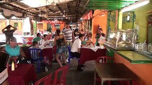 Masivo movimiento en la terminal de Encarnación beneficia a comerciantes del sector