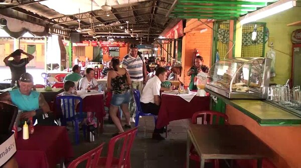 Masivo movimiento en la terminal de Encarnación beneficia a comerciantes del sector