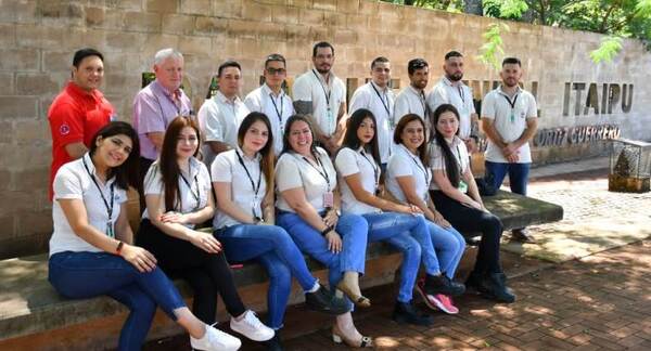 Complejo Turístico ITAIPU cuenta con la activa presencia de colaboradores para la atención en días festivos