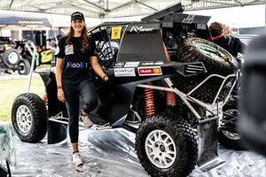 Dania Akeel, mujer piloto saudita que espera servir como ejemplo - Automovilismo - ABC Color