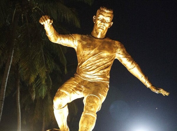Estatua de Cristiano Ronaldo causa indignación por ser erigida en exterritorio portugués - Megacadena — Últimas Noticias de Paraguay