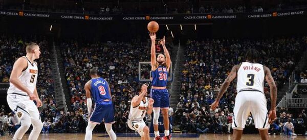 Stephen Curry llega a los 3.000 triples en los campeonatos de la NBA