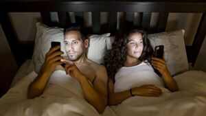 Pagarán millonada a parejas que acepten vivir un mes sin celular