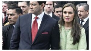 Presionan a esposa de Silvio Ovelar dejar cargo en Itaipú