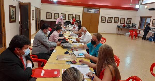 La Nación / “Boom” de afiliados jóvenes a la ANR