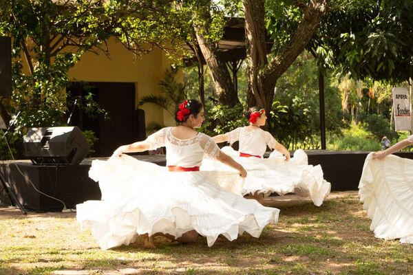 Areguá danza con las ciudades creativas - Cultura - ABC Color