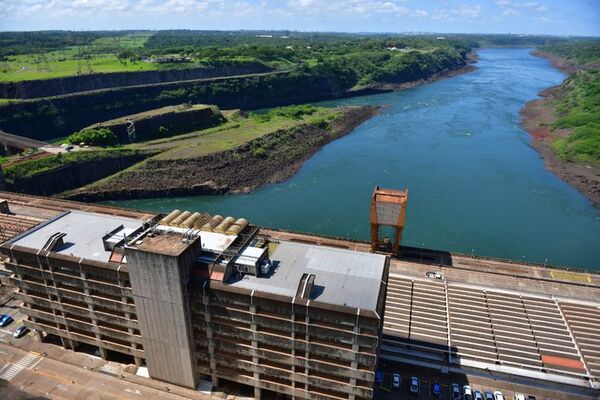 La producción de la central binacional Itaipú cae en 2021 más del 13% con relación al año pasado - Nacionales - ABC Color
