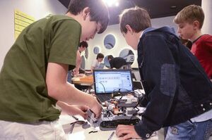 Organizan campamento tecnológico para jóvenes