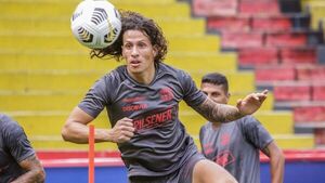 Cerro Porteño acuerda con experimentado defensor