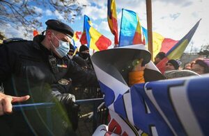 RUMANIA: Manifestantes entraron al Parlamento para evitar que se apruebe el pase sanitario