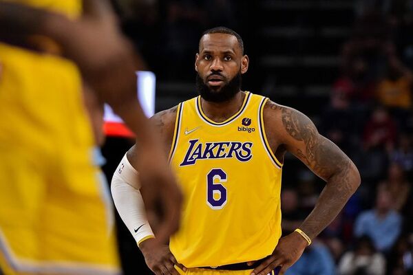 Los Ángeles Lakers de LeBron volvieron a perder en la NBA - Básquetbol - ABC Color