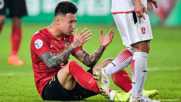 China prohíbe tatuajes a sus seleccionados de fútbol
