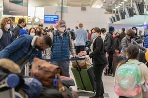 Vuelven a cancelar miles de vuelos en EE.UU, tras nuevo récord de contagios por Covid-19