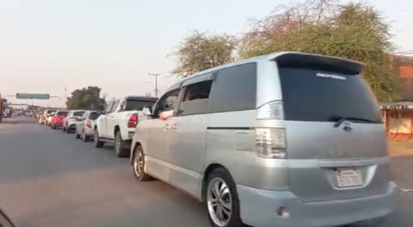 Diario HOY | Puerto Falcón: cerraron cruce a las 20:00 y conductores pernoctaron en el auto