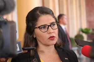 Cecilia Pérez no quisiera dejar el Ministerio de Justicia - El Trueno
