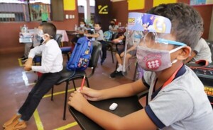 Esperan completar vacunación en niños antes del inicio de clases