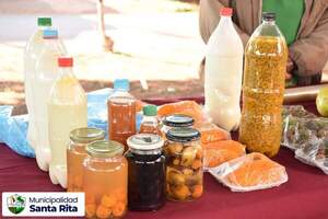 Productores desarrollan feria en Pdte. Franco y Santa Rita - La Clave