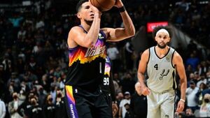 Devin Booker se convirtió en el séptimo jugador más joven en llegar a los 10.000 puntos en la NBA