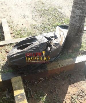 No era un cadáver, sino más bien un menor durmiendo envuelto en su carpa