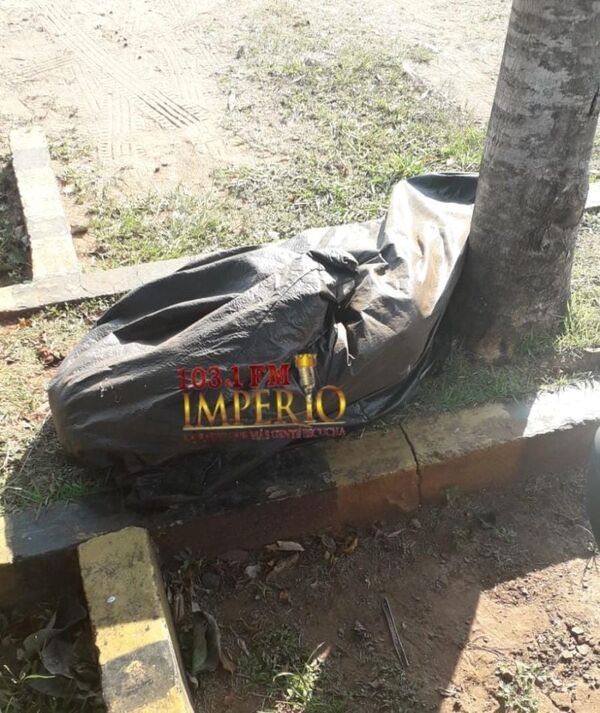 No era un cadáver, sino más bien un menor durmiendo envuelto en su carpa