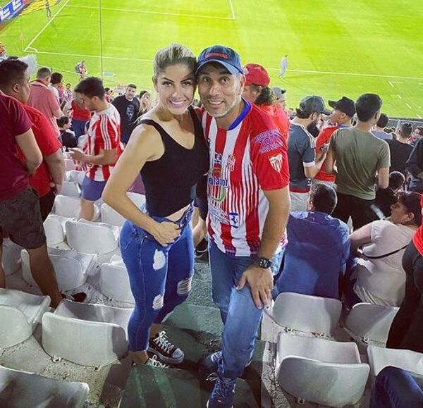 Alicia Ramírez y Nelson Cuevas cumplen 10 años de matrimonio - Gente - ABC Color