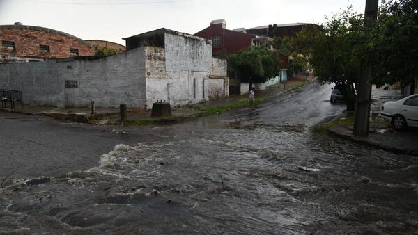 Asunción: Raudales y destrozos en intenso temporal