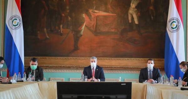 La Nación / Vendrán ajustes en el gabinete presidencial, adelantó Daniel Centurión