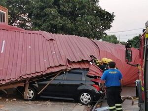 Fugaz tormenta destechó cinco departamentos en Luque - Nacionales - ABC Color