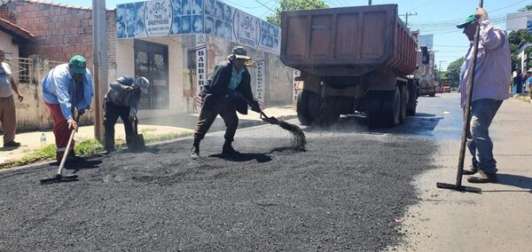 Avanza bacheo de calles en el centro y barrios aledaños » San Lorenzo PY