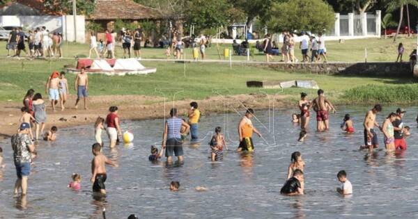 La Nación / Chapuzón en aguas de concentración masiva: ¿a qué peligros nos exponemos?