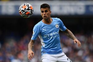João Cancelo víctima de un violento robo en su  casa - Fútbol Internacional - ABC Color