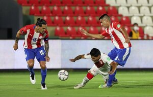 Gustavo Gómez, capitán del 'XI ideal de América' y con Alonso como dupla