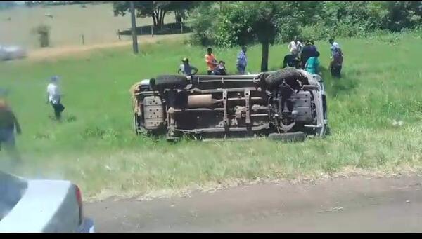 Varios heridos tras accidente sobre Ruta PY01 en zona de Caraguatá