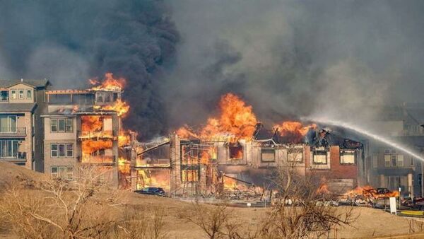 EE.UU.: Cientos de casas destruidas por los incendios en Colorado