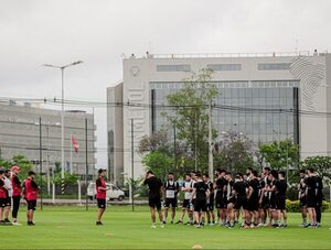 Libertad busca reubicar a unos 15 jugadores del club · Radio Monumental 1080 AM