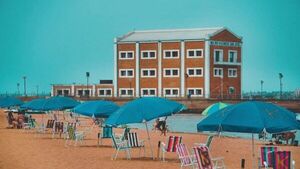 Turistas se preparan para despedir al 2021 en playas de Encarnación